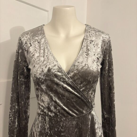 Vintage Y2K Forever 21 size Small Velvet Wrap Skater New Years Eve Dress - Picture 3 of 6